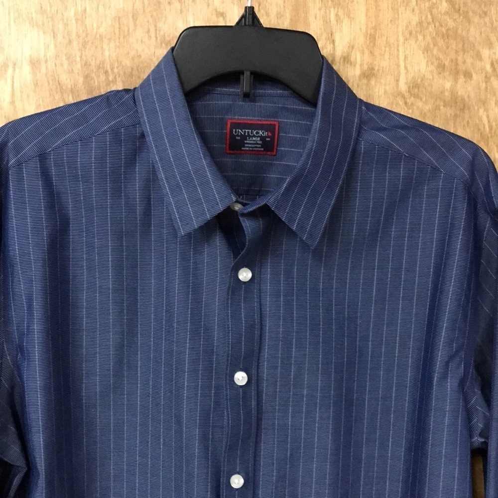 Untuckit Button down shirt - Picture 2 of 10